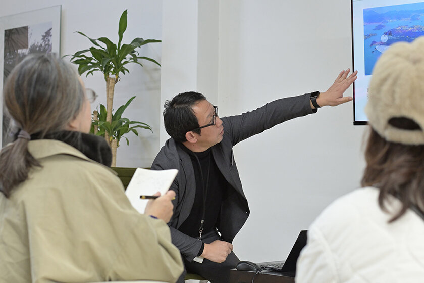 本村ラウンジ＆アーカイブにて行われたレクチャーの様子