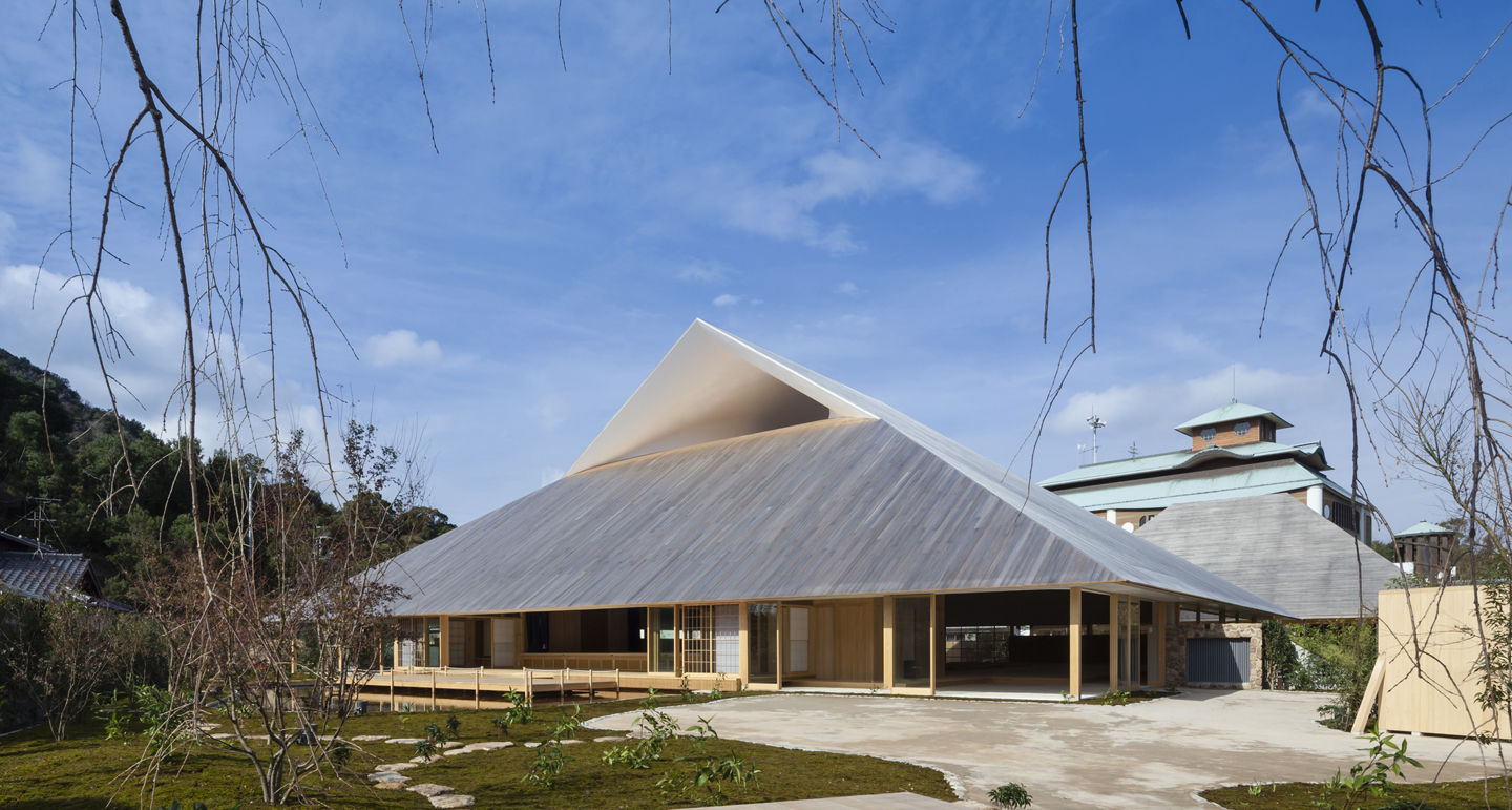 naoshimahall_1.jpg